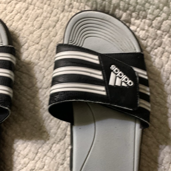 Nike Slides - Picture 3 of 6